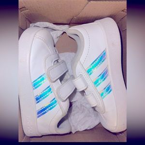 ADIDAS 6c girls iridescent